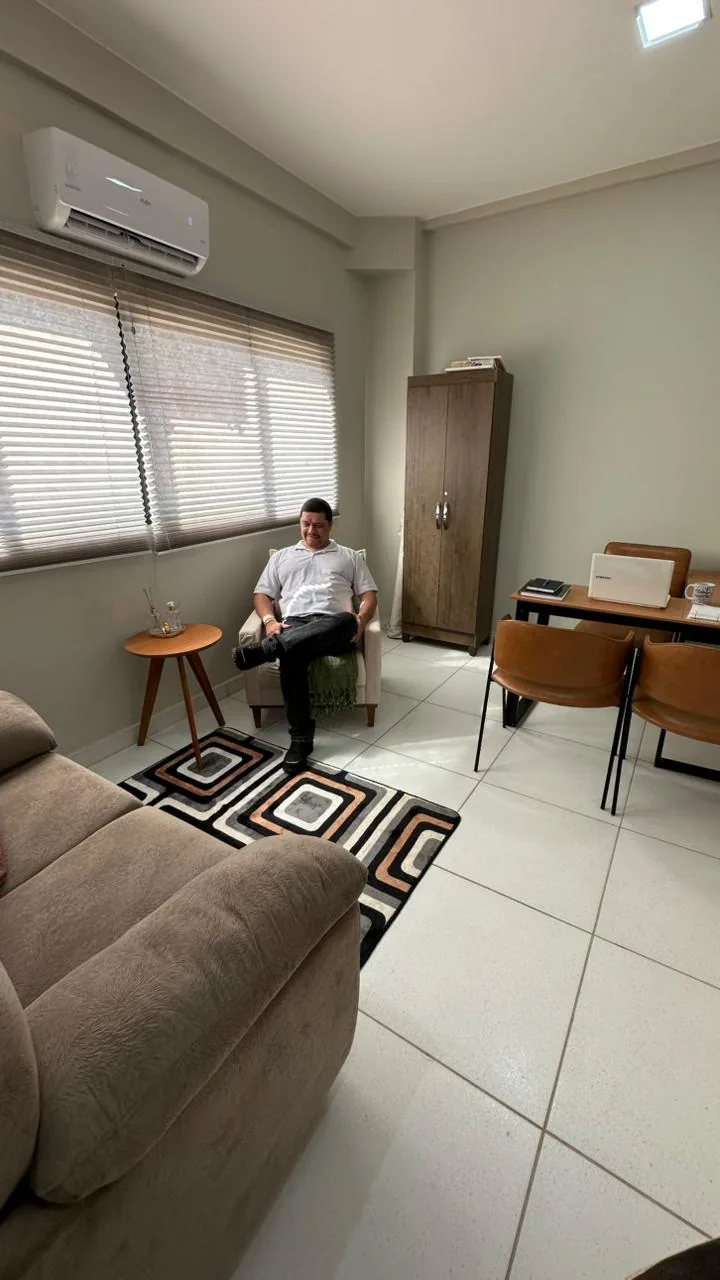 Sala de atendimento para avaliação neuropsicológica no consultório Wagner Washington em Brasília - Ambiente 2