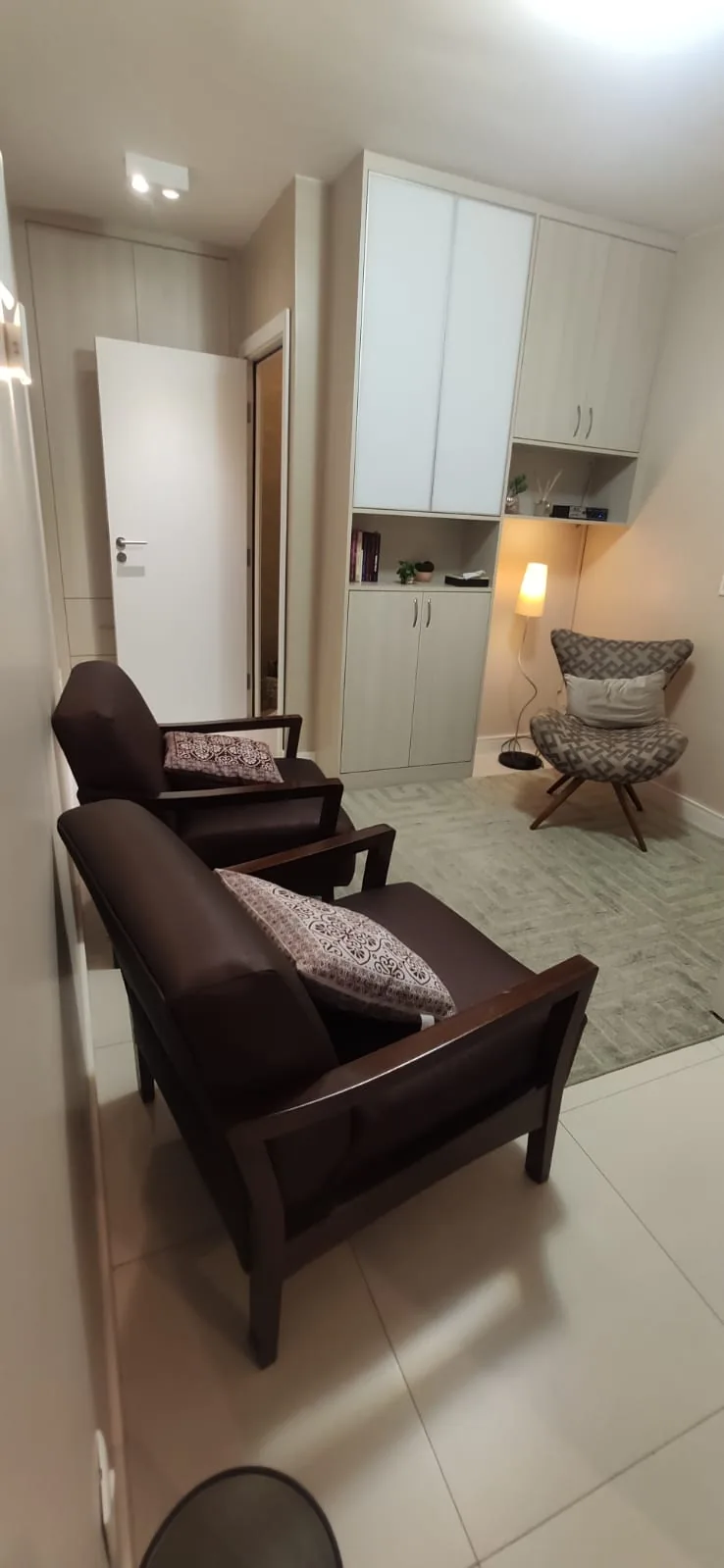 Sala de atendimento para avaliação neuropsicológica no consultório Wagner Washington em Brasília - Ambiente 4
